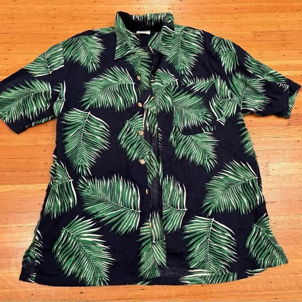 Rain Forest Cafe Souvenir navy/green leaf lightweight button down short sleeve